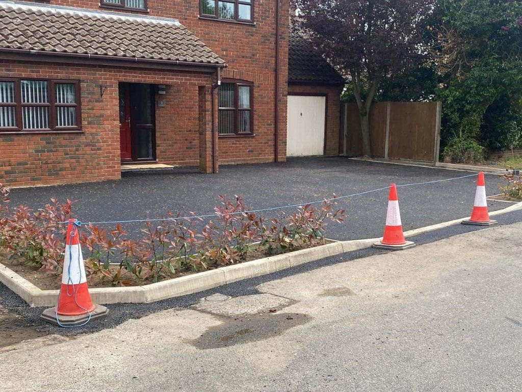 This is a newly installed tarmac driveway just installed by NS Driveways Caterham