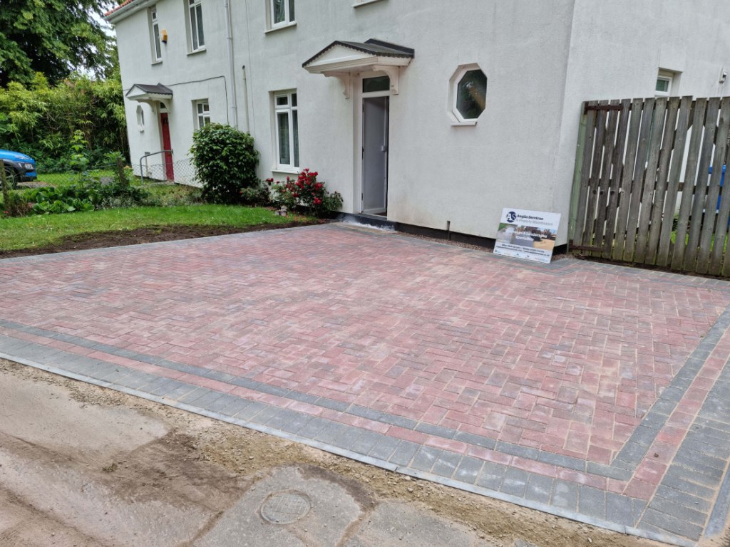 This is a newly installed block paved drive installed by NS Driveways Caterham